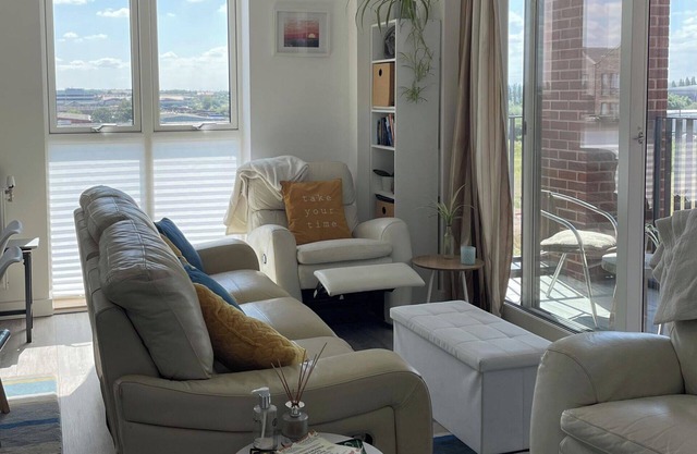 1 Bed - Sleeps 4 - Parking, Pets, Wifi