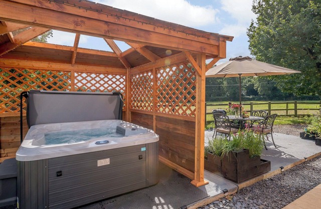 1 bedroom accommodation in Witton, near Brundall