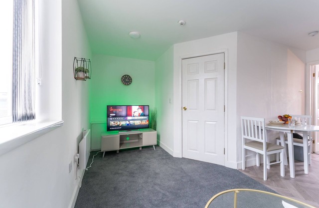 1 Bedroom Apartment - Netflix - Ensuite - Close To City Centre And NEC