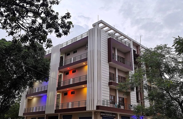 1-bedroom bed & breakfast in lovely Varanasi with AC