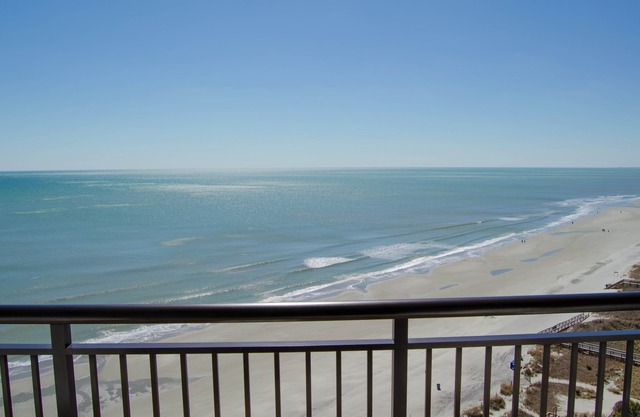 1 Bedroom Oceanfront Suite w/Amazing View + Official On-Site Rental Privileges