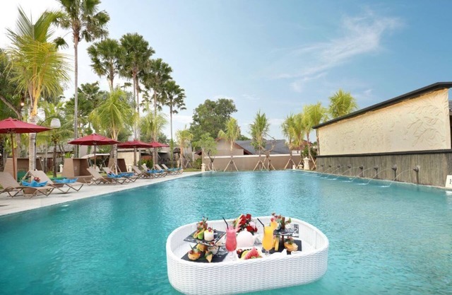 1 BR Suite Villa with a private pool, FREE return airport transfers