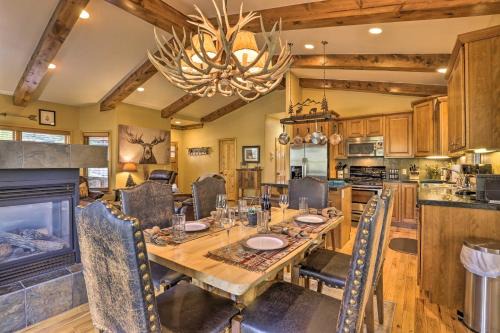 1 Mi to Grand Lake Family-Friendly Gem with Hot Tub