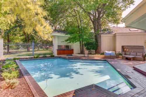 1 Mi to OU! Group Getaway with Game Room, Pool