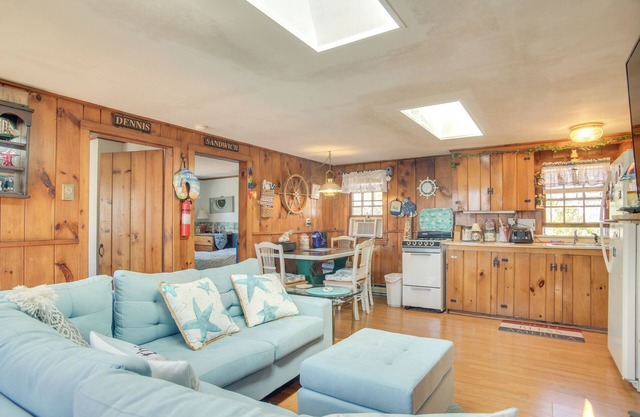 < 1 Mi to Sea Street Beach: Dennis Port Home!