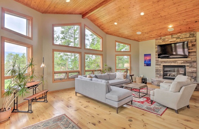 1 Mi to Ski: Breckenridge Home w/View & Hot Tub