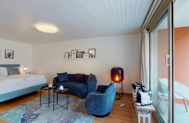 1-room flat on the 4th floor for 2 persons.