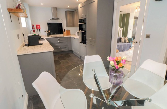 1 Staveley Cottages