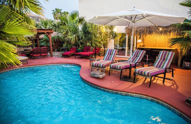 10 Bedroom Botanical Oasis - Entertainment Paradise - Perfect for Group Getaways