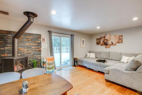10 Mi to Heavenly Mountain Home with Deck and Yard