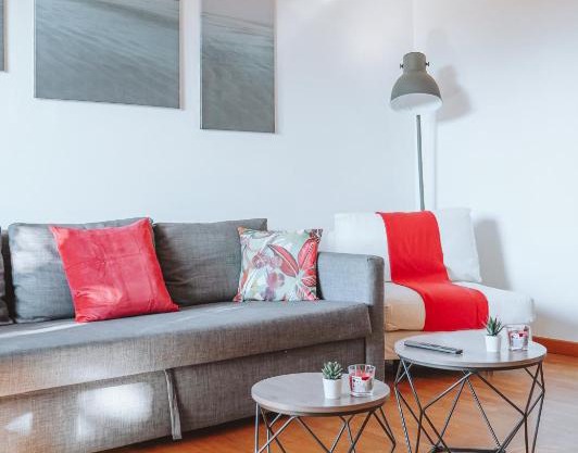 10 min from the Airport-Wifi-Free Parking