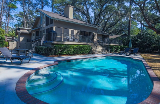10 Min Walk to Beach; Private, Heatable Pool in Secluded Backyard; Fabulous Kids' Bunk Room!