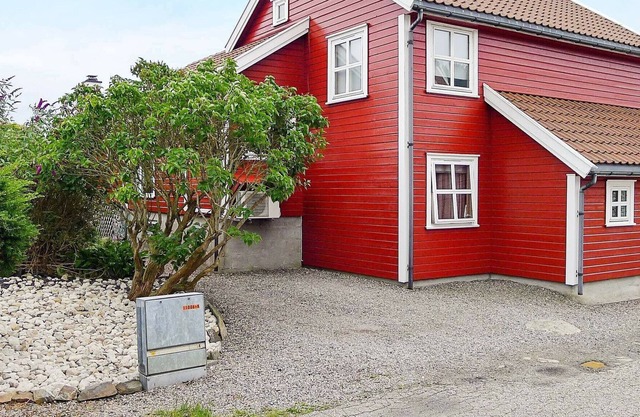 10 person holiday home in Kristiansand *R