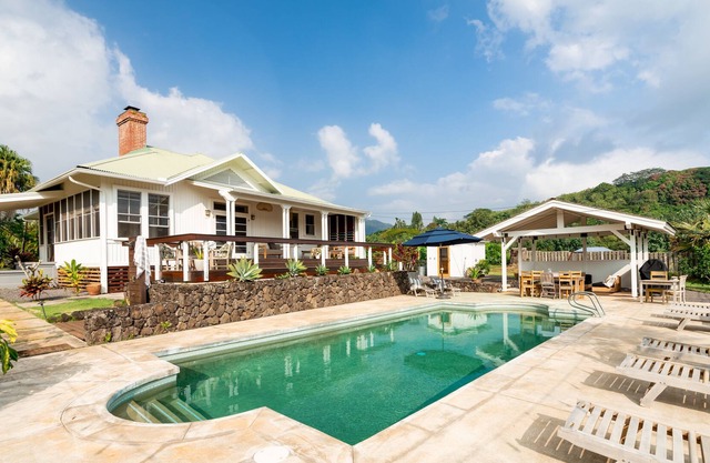 100 year Hawaiian Plantation Managers Home private pool air condition 3 Acres