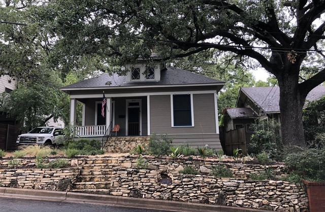 100-year old bungalow in the heart of the City, walking distance to Zilker Park!