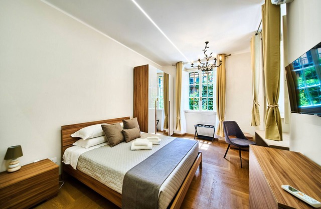 110sqm of elegance in spacious and bright apartment in Prati, in the heart of Rome