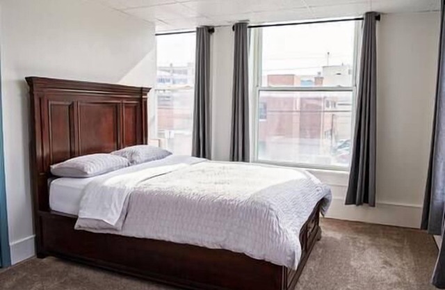 115#202/Charming Downtown Dubuque Apartment