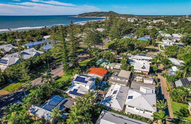 11BR Big Space in the Heart of Byron Bay Sleeps 24