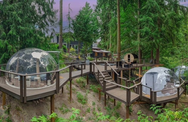 12-Guest·Luxe Glamping Stay w/Hot Tub, Sauna & BBQ