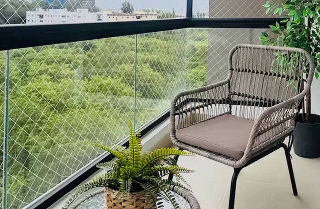 12guests Spacious Double Apt, Minutes From Airport
