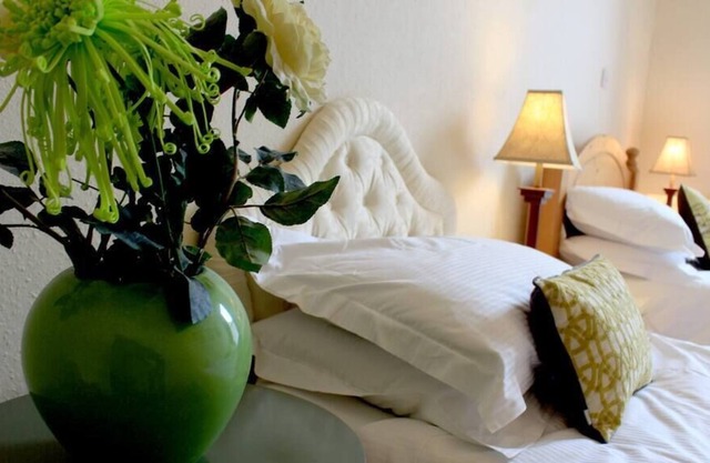 13 Esplanade Gardens Flat 3