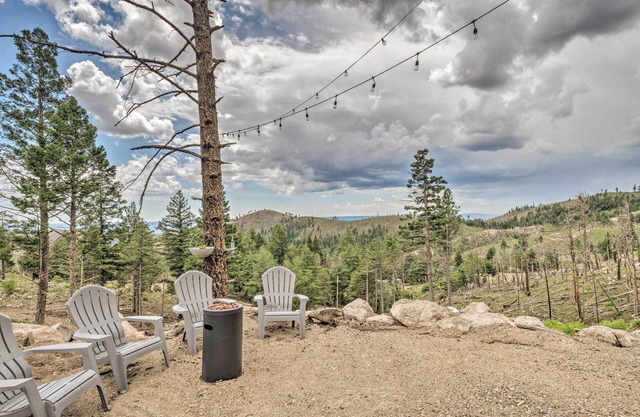14 Mi to Ski Apache: Mountaintop Cabin w/View