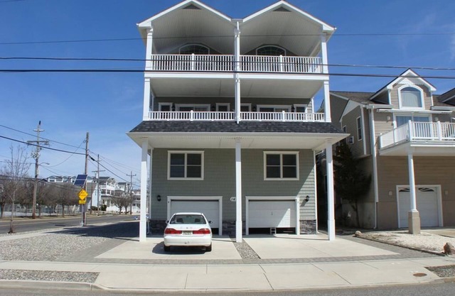 147 46th Street East