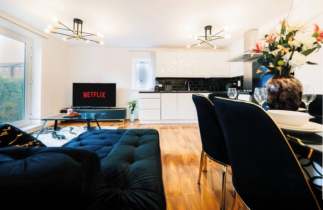 -15% LUX 2BDR Flat in Woolwich | 2 Stops to Canary Wharf/Excel In Free Parking