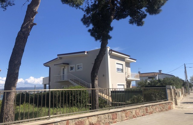 150-square-meter beachfront apartment in Fertilia
