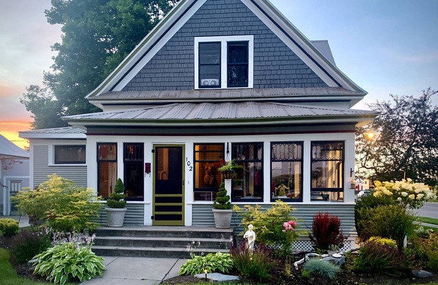 1910 Craftsman Home with private yard in downtown Polson, Mt on Flathead Lake