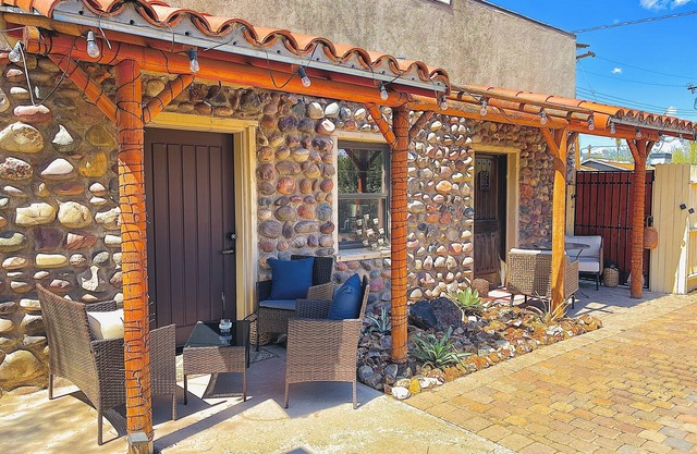 1915 Historic Cottage in the heart of Roosevelt Row in Downtown Phoenix