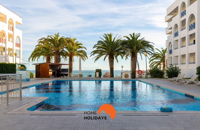 #193 Luxury Ocean View by Home Holidays
