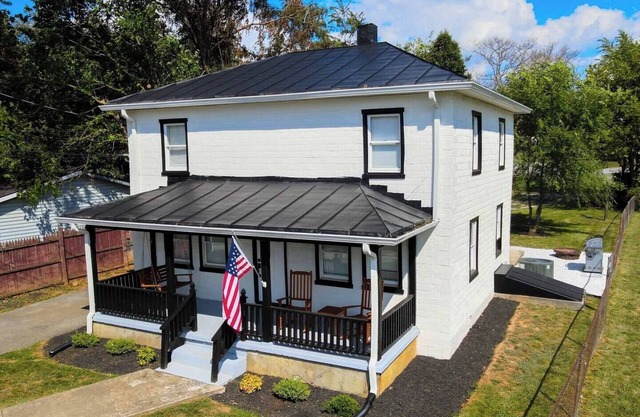 1939 4BR Rustic Escape by Casino, 1939 4BR Rustic Escape by Casino