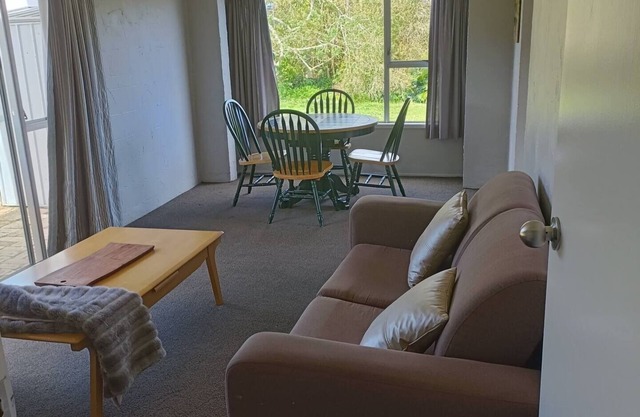 1970's Retro style 2 bed unit
