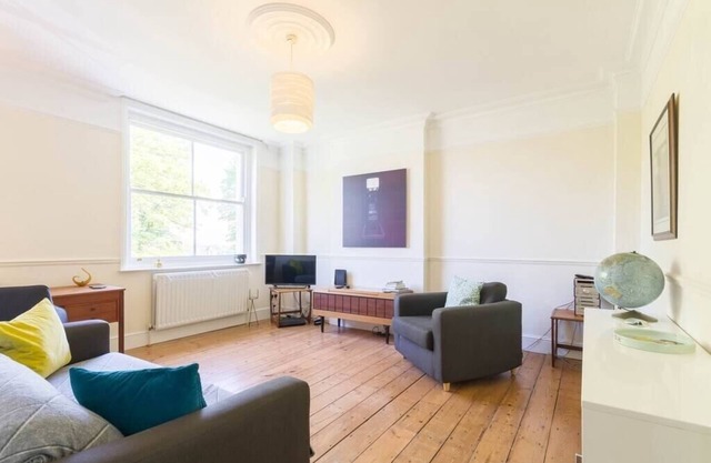 1BD Flat Stoke Newington Well Connected CityCentre