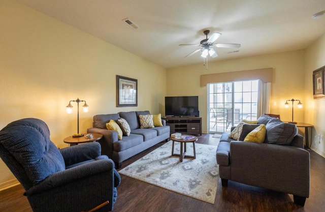 1BD Walk-In - ELEVATOR - Close to The Strip - FREE TICKETS INCLUDED - RL91A