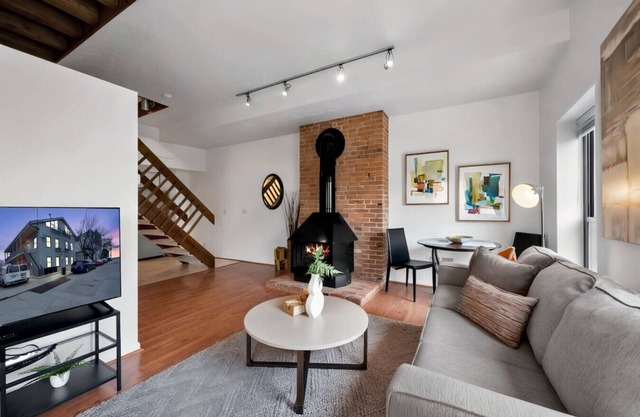 1BR Condo Steps to the Monastery, Cafes, and More