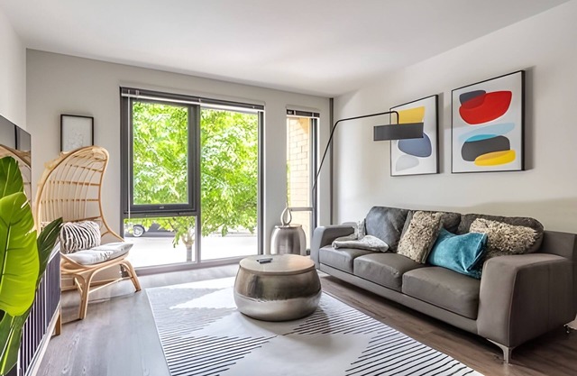 1BR+Den | Gym, Lounge | Bellevue | Sophari C