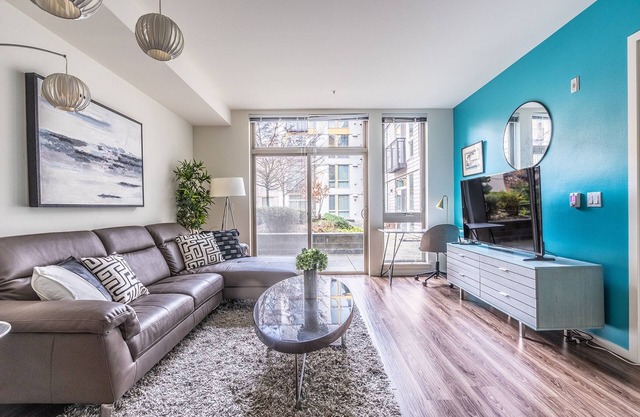1BR | Gym, Rooftop | Mercer Island | Sophari E