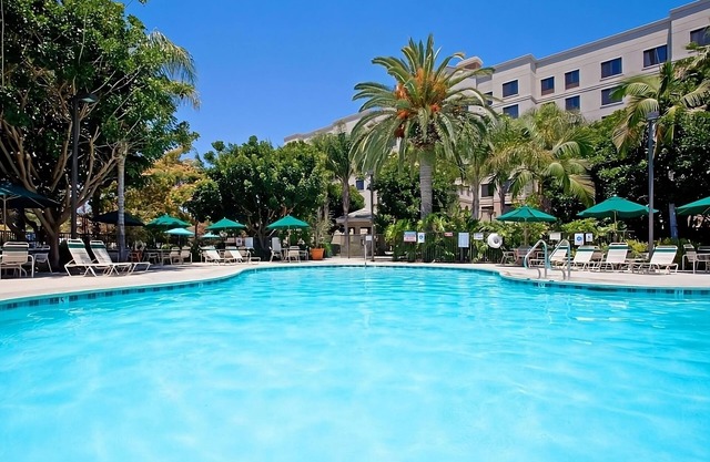 1BR Suite w/Kitchen just 2 Miles from Disney Resort - Pets are Welcome