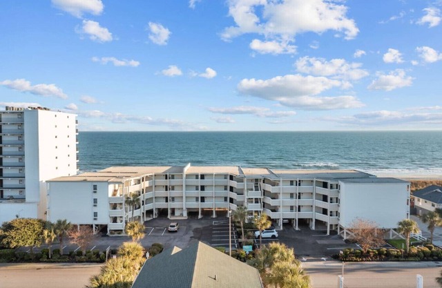 2/2 Oceanfront Condo w/Pool - Windy Hill