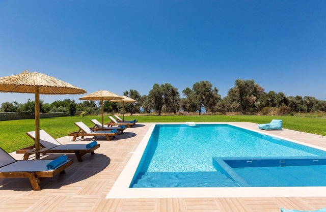 2,500sqm of Privacy w/Lush Gardens & Pool Retreat