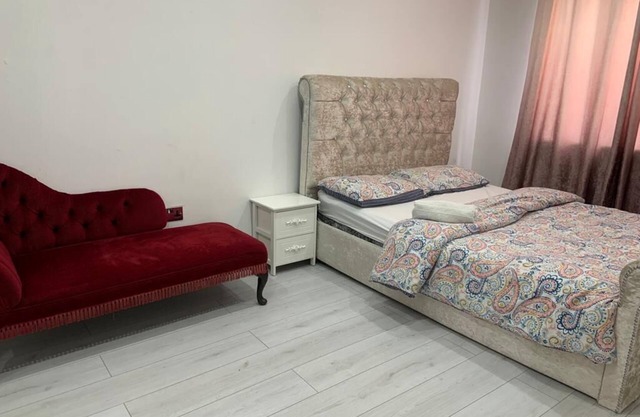 2 Bed-1 Bath-Sleeps 4-Parking-Pets