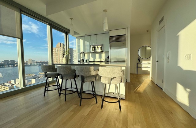 2 bed/2 bath luxe condo in Midtown
