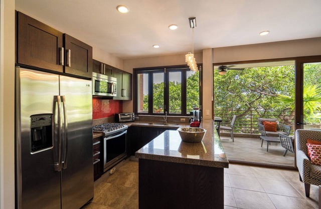 2 bed 2 bath Partial Ocean View Suite · R201