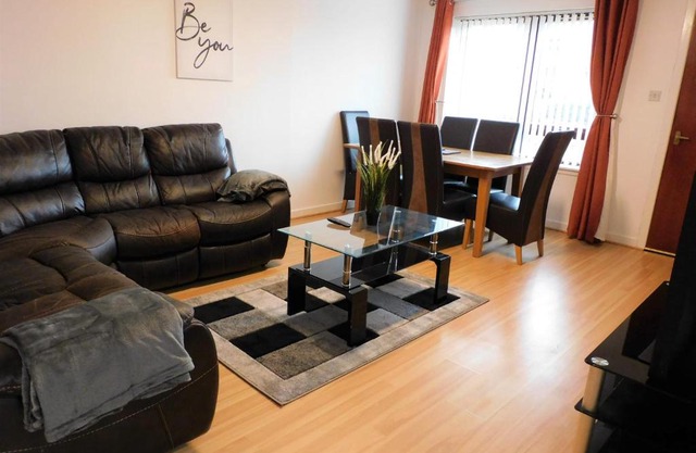 2 bed Apt on Quiet Cul-de-Sac, Fab Location