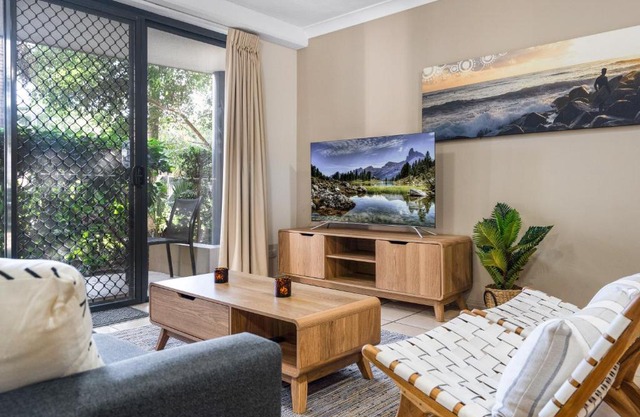 2-Bed Family Haven with Pools, BBQ & Playgrounds