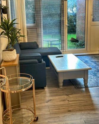 2 bed room , ensuite Flat close to Heathrow, Windsor , Langley