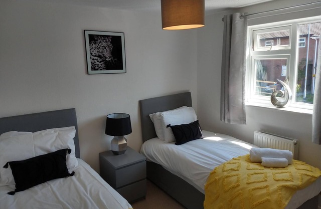 2 bed town house in Stamford 10 minute walk to the town center