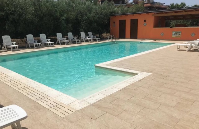 2 Bedrooms Modern Apartment by the SEA, Pool, Wi-Fi, A/C, Terrace, in resort